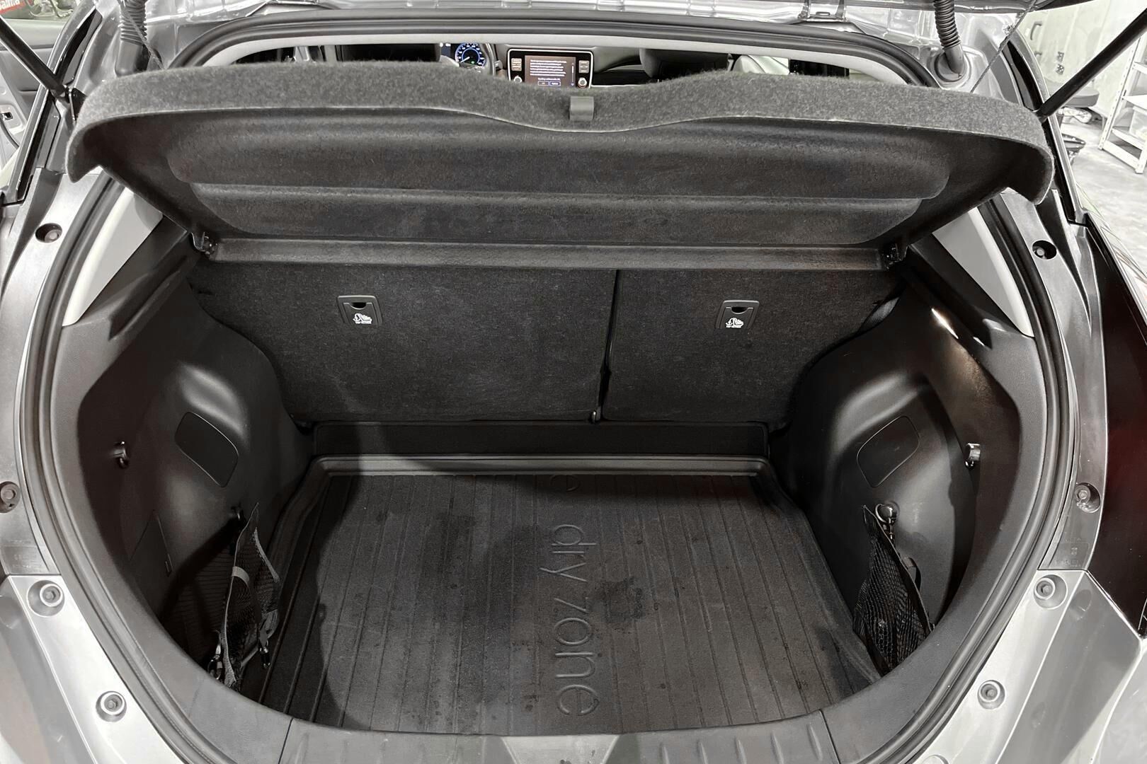 NISSAN LEAF iso kuva 11