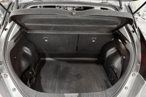 NISSAN LEAF esikatselu 11