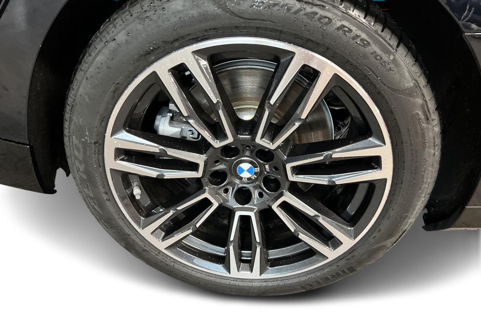 BMW I5 iso kuva 11