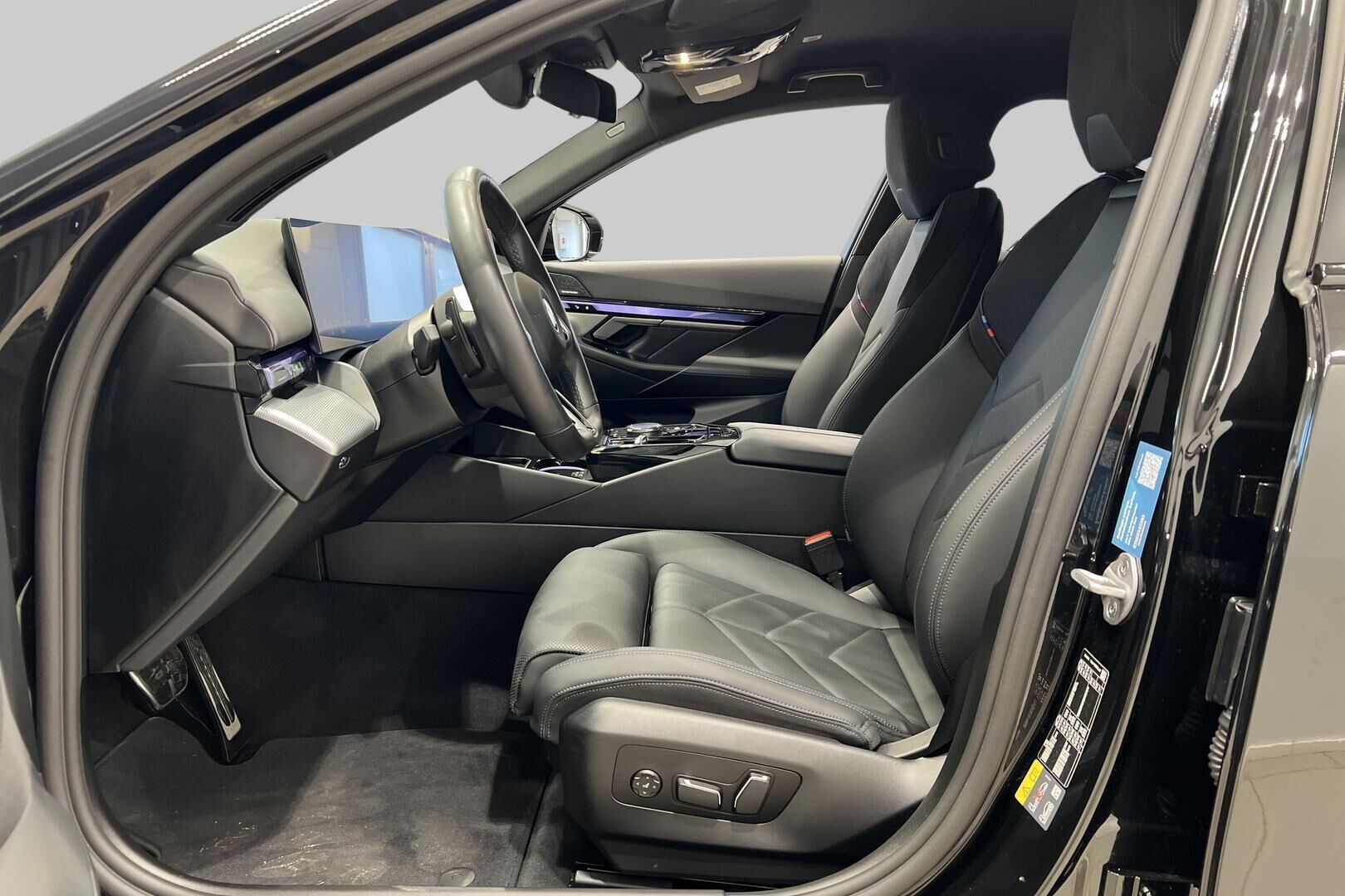 BMW I5 iso kuva 24