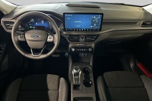 Ford Kuga esikatselu 10