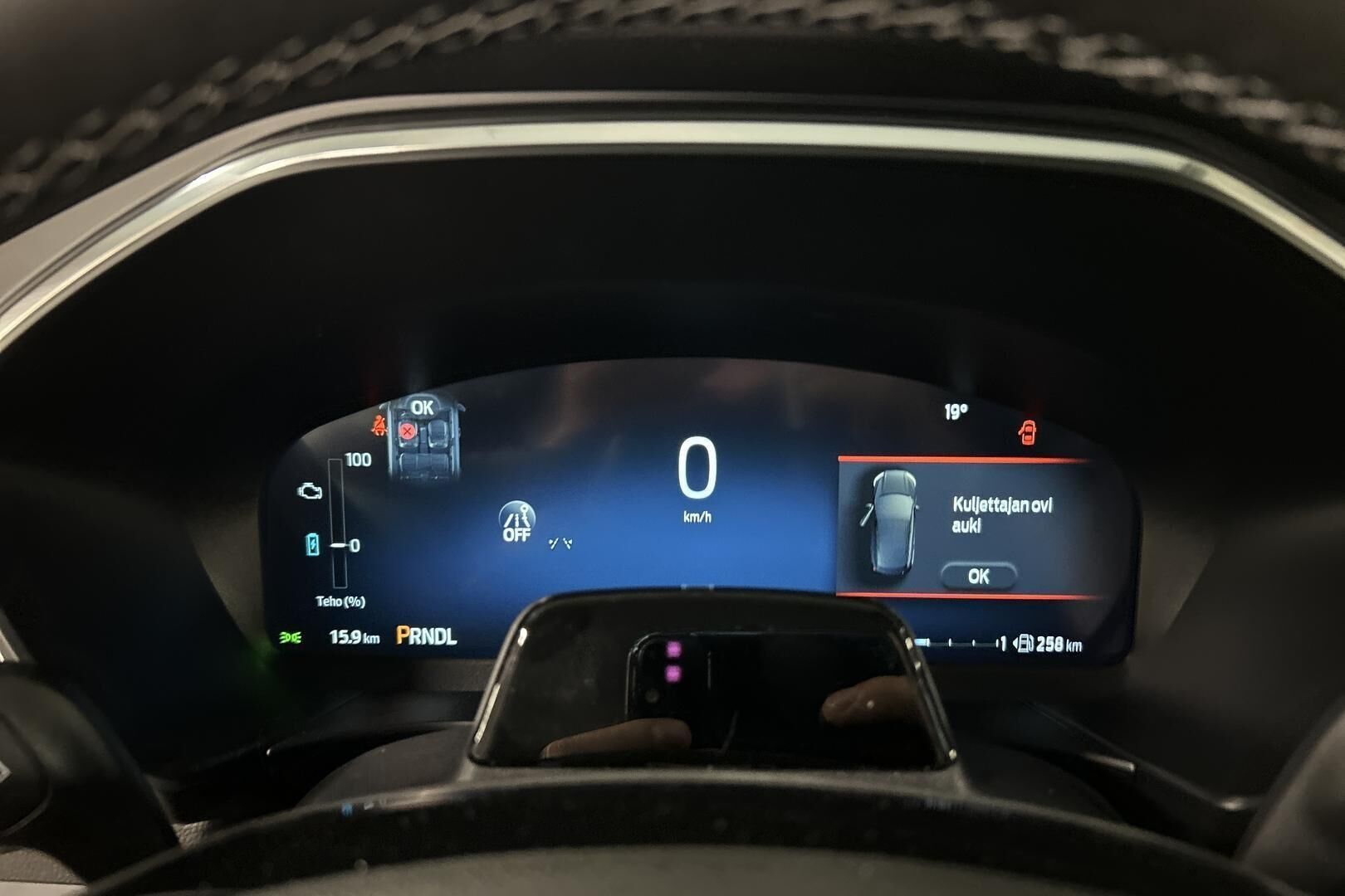 Ford Kuga iso kuva 15