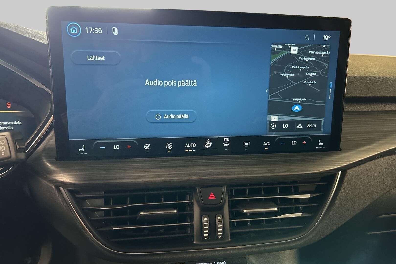 Ford Kuga iso kuva 16