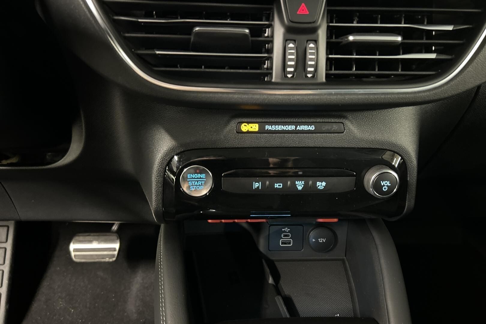 Ford Kuga iso kuva 22