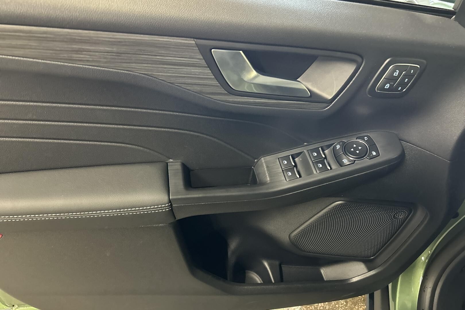 Ford Kuga iso kuva 29