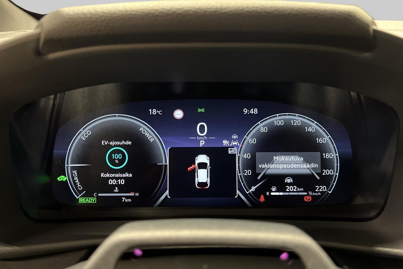 Toyota C-HR iso kuva 12