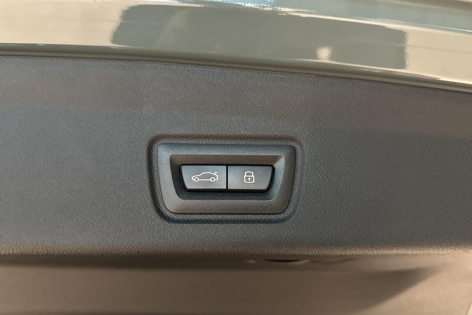 BMW I4 M60 iso kuva 13