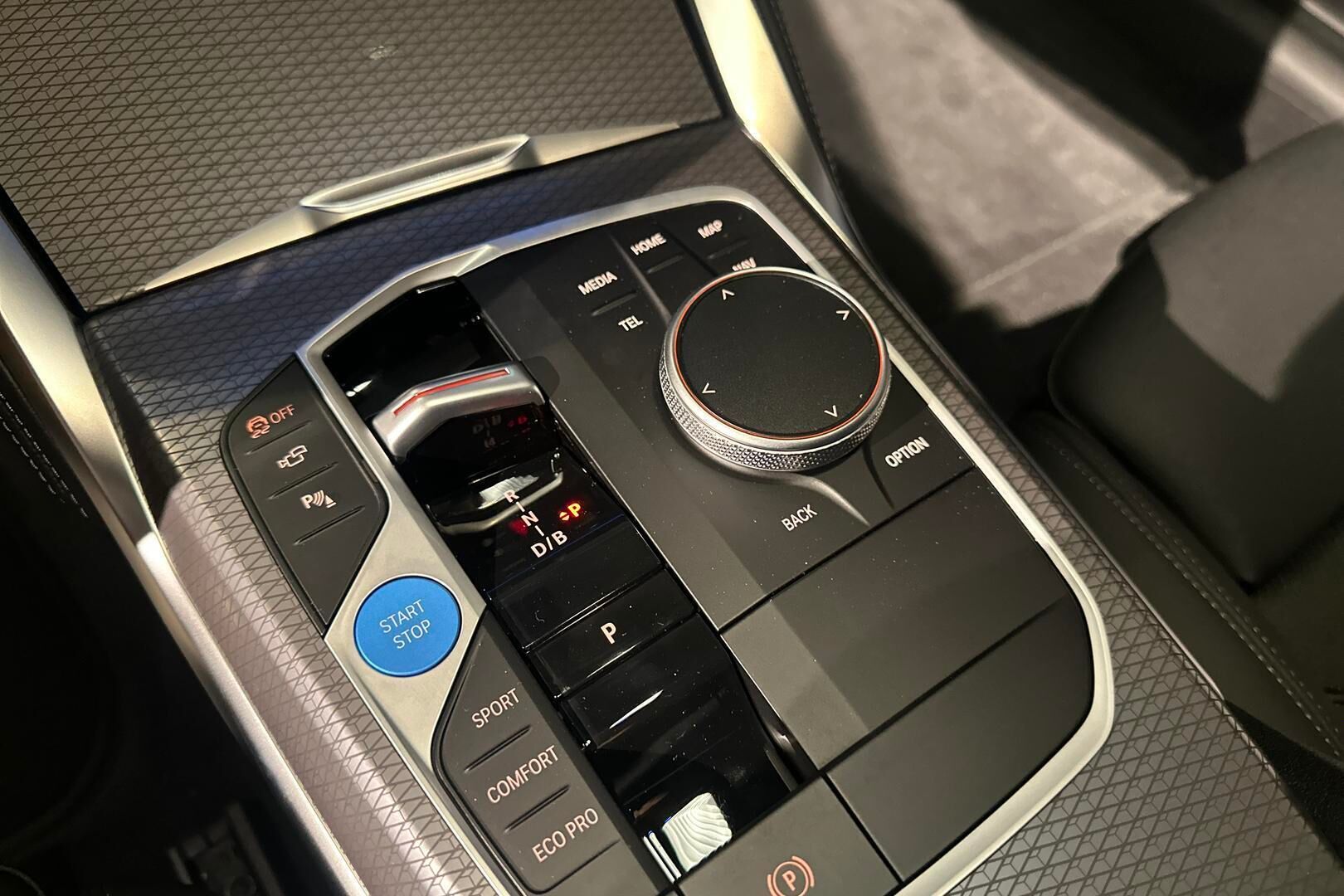 BMW I4 M60 iso kuva 20