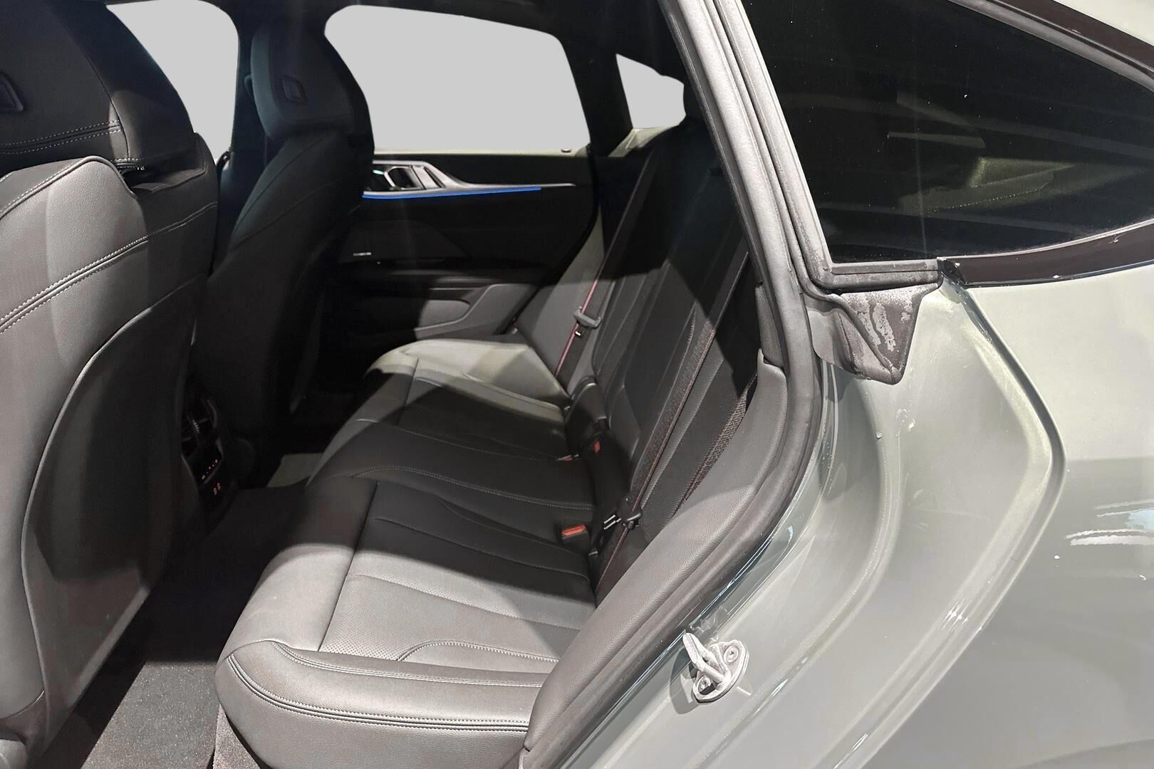 BMW I4 M60 iso kuva 9