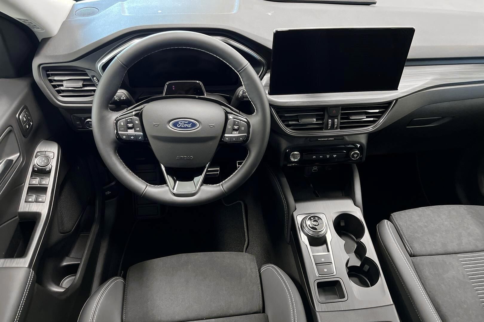 Ford Kuga iso kuva 10