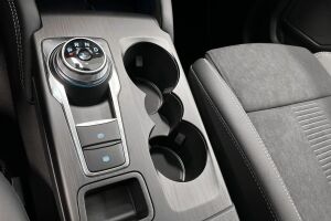Ford Kuga esikatselu 15