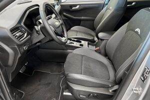 Ford Kuga esikatselu 8