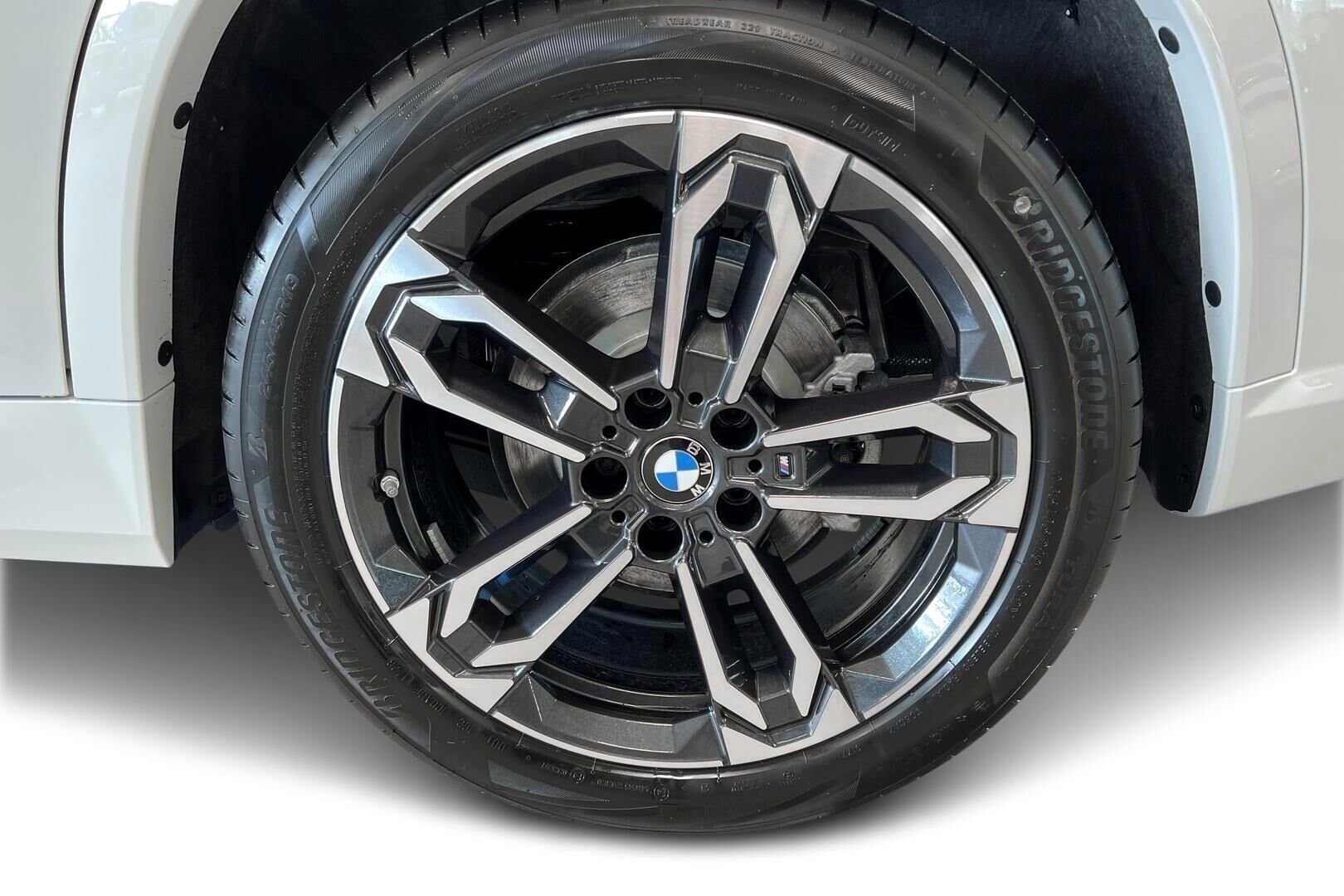 BMW X1 iso kuva 11