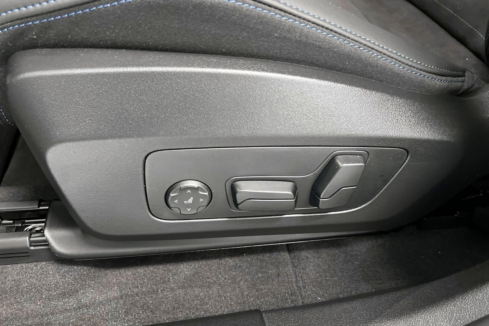 BMW X1 iso kuva 18