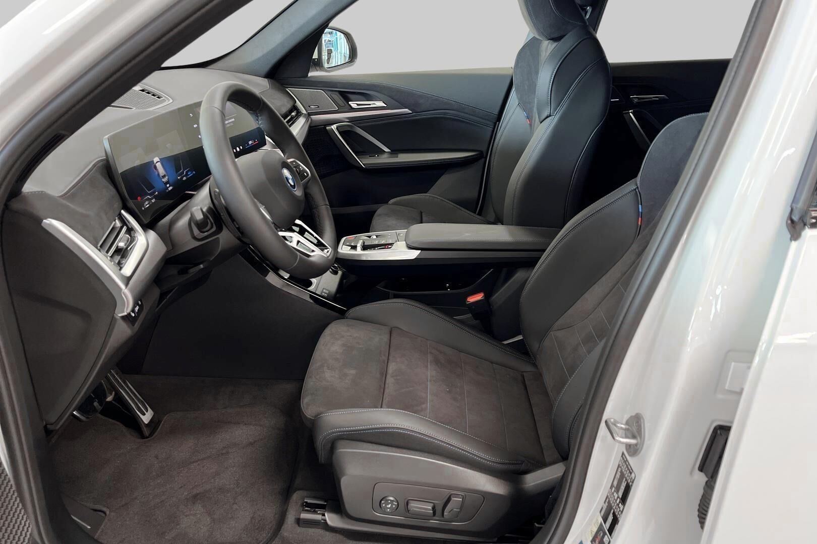 BMW X1 iso kuva 7