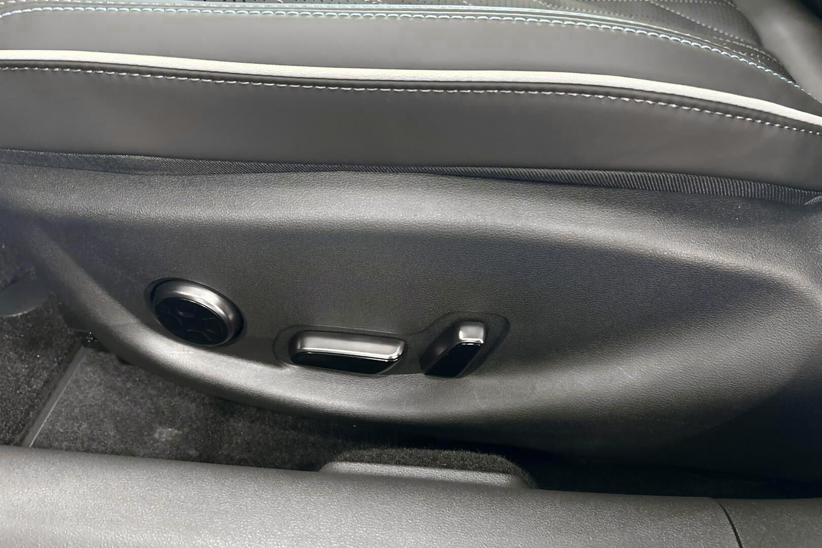 BYD Seal iso kuva 14