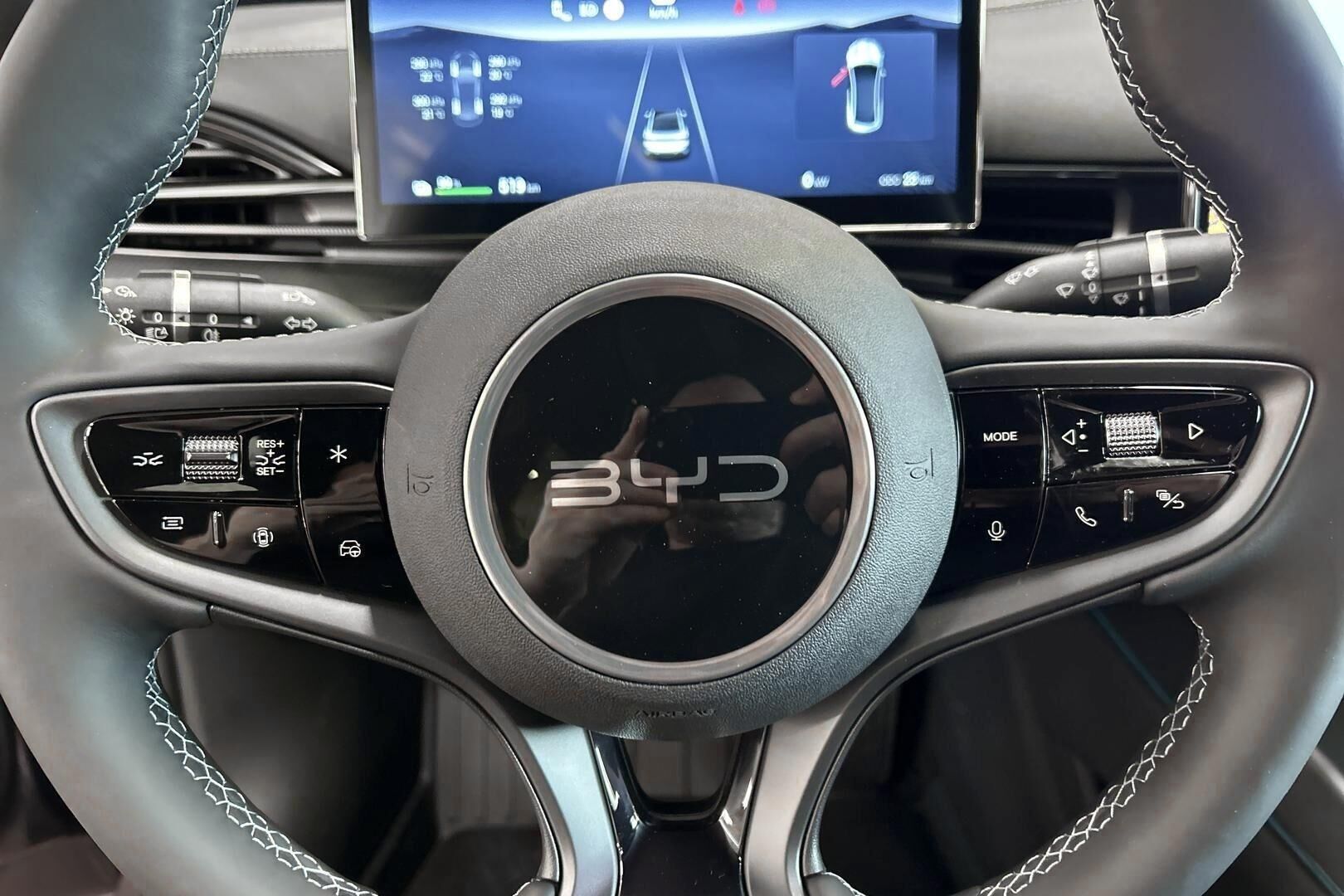 BYD Seal iso kuva 15