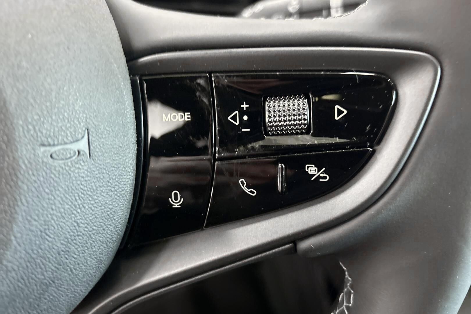 BYD Seal iso kuva 17