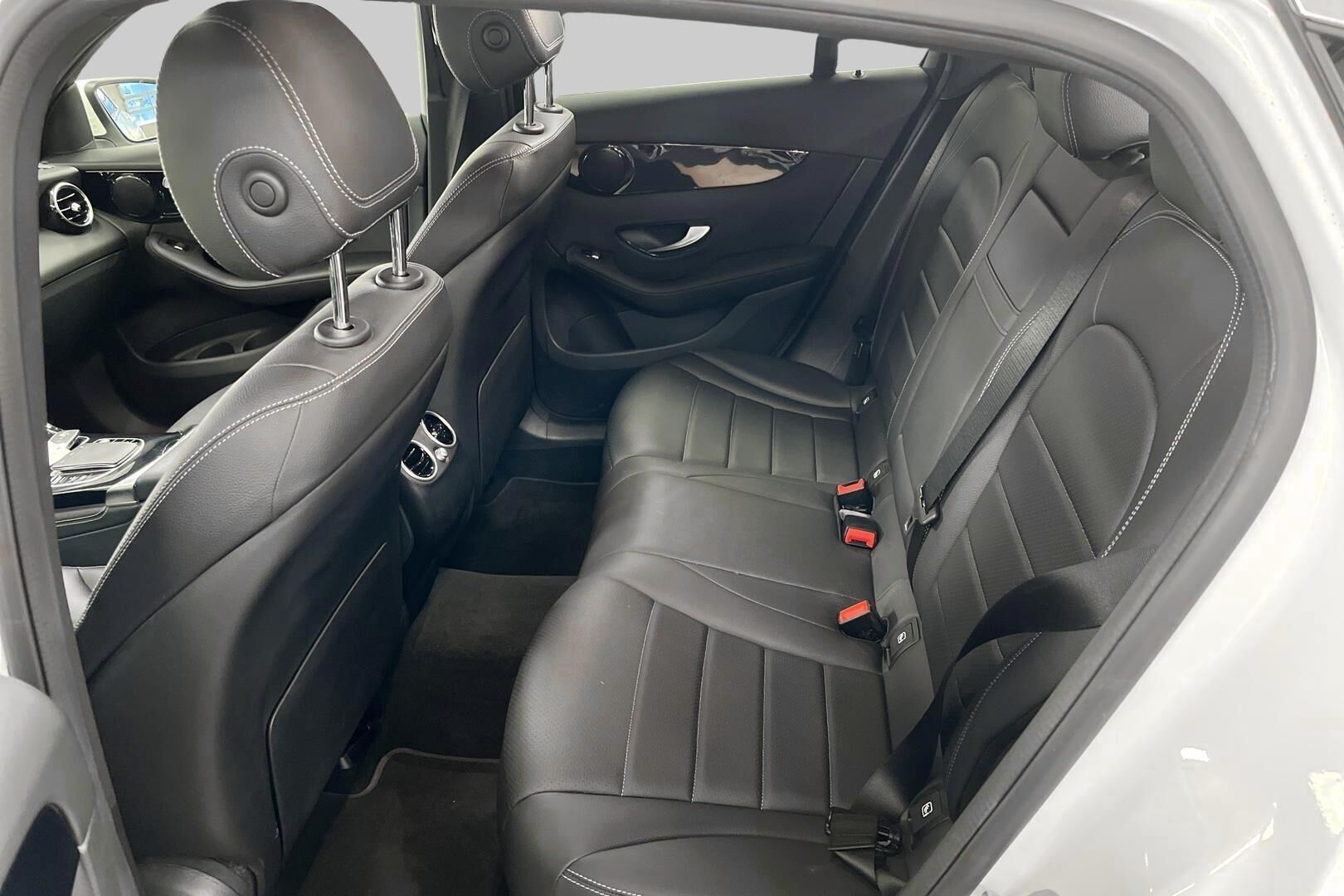 Mercedes-Benz GLC iso kuva 10