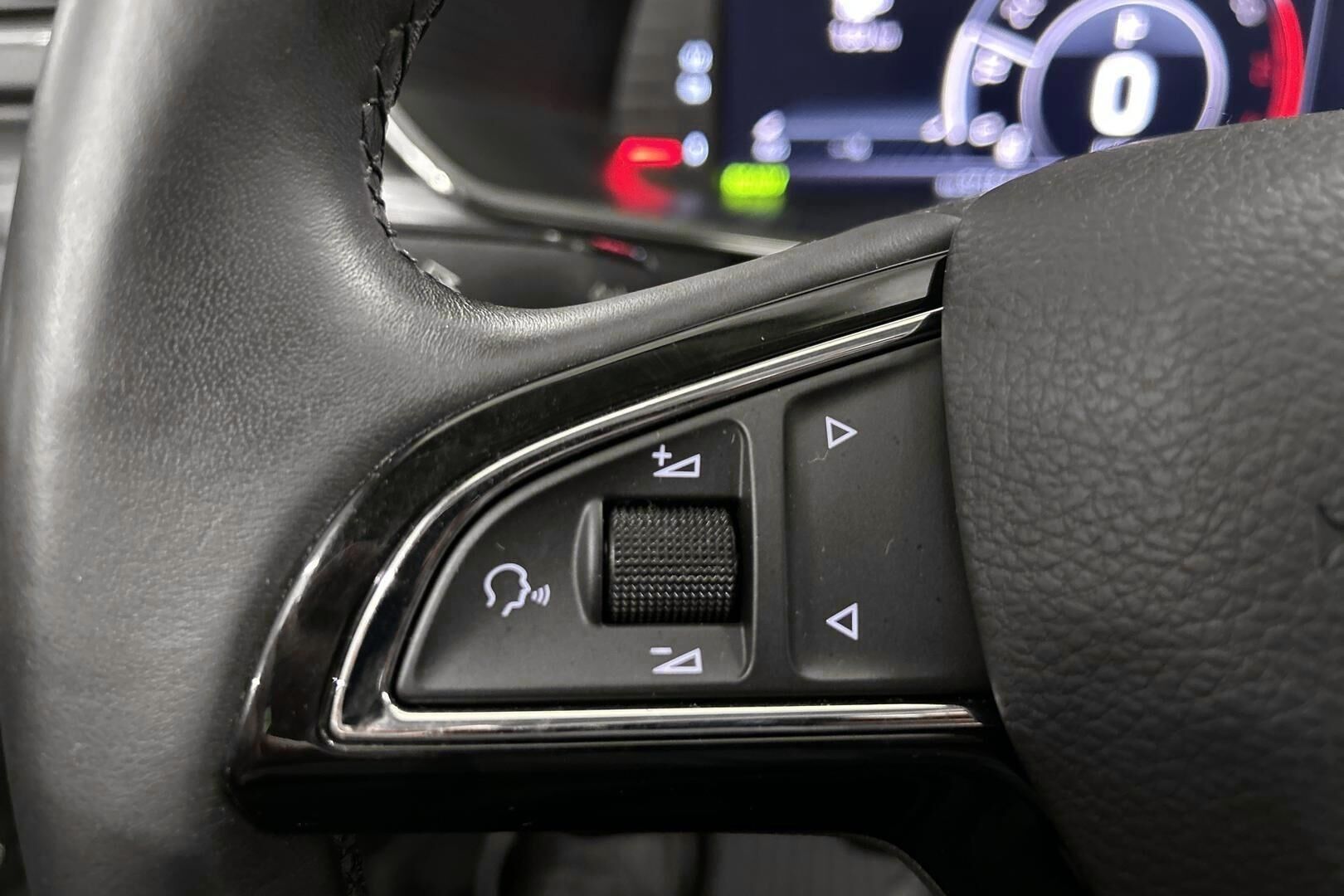 Skoda Superb iso kuva 19