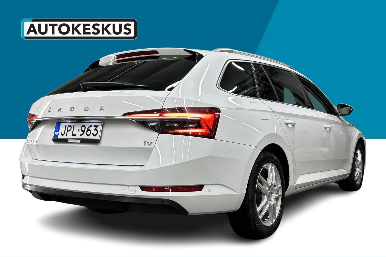 Skoda Superb iso kuva 5