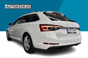Skoda Superb esikatselu 8