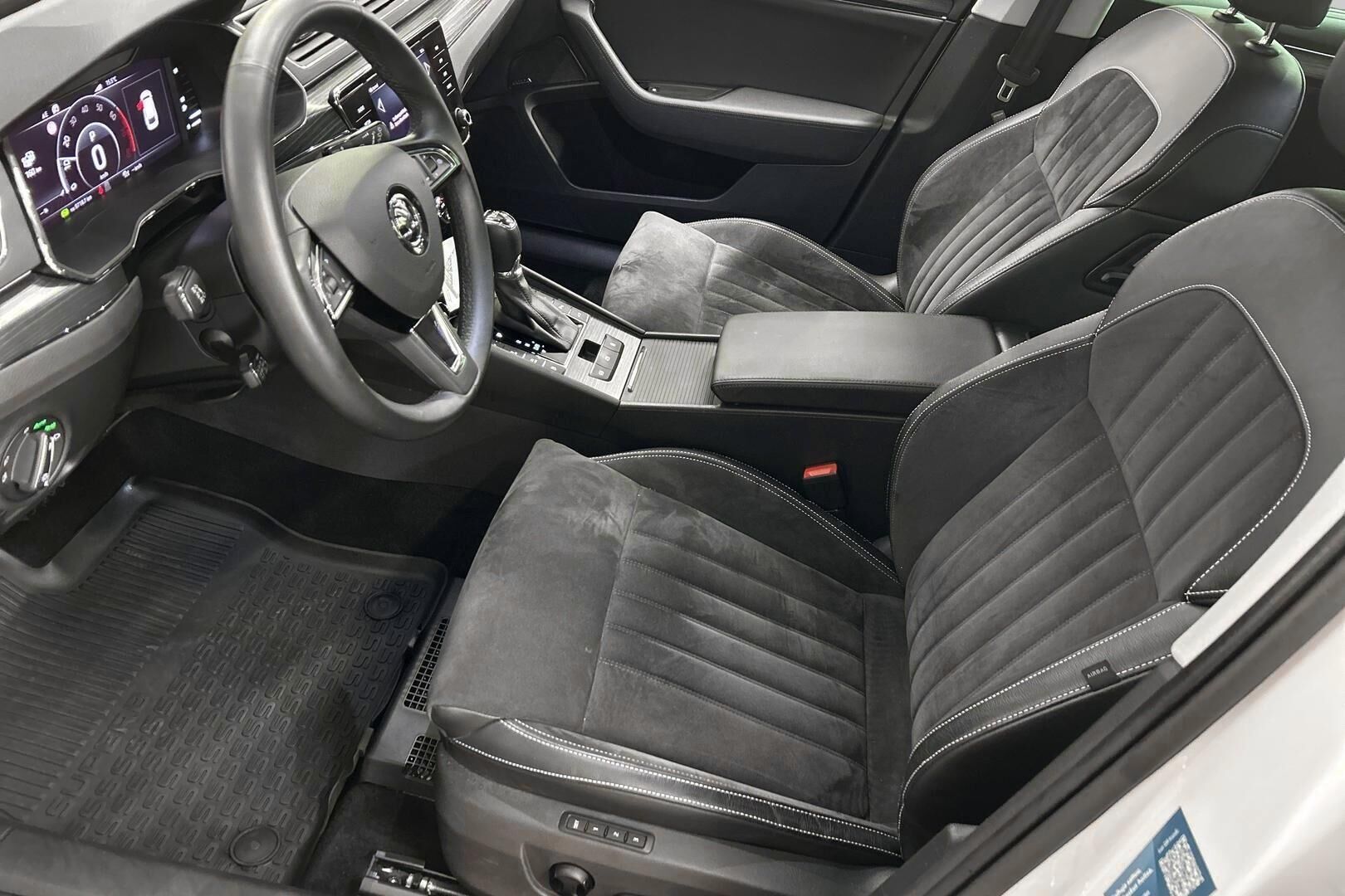 Skoda Superb iso kuva 9