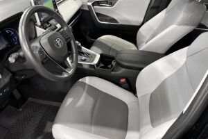 Toyota RAV4 esikatselu 8