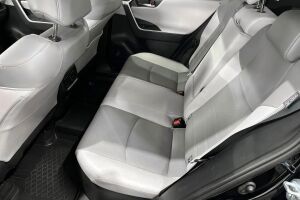 Toyota RAV4 esikatselu 9