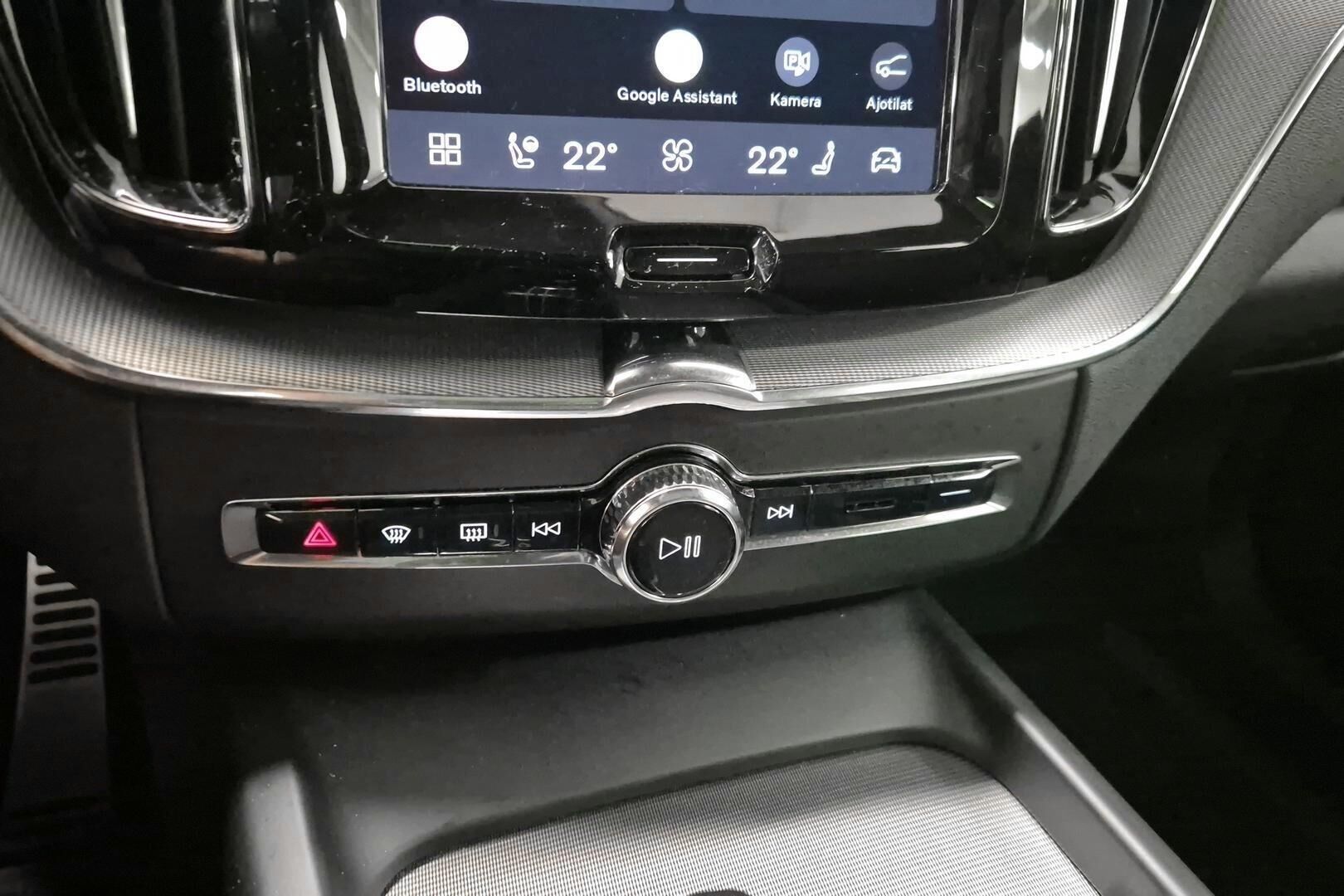 Volvo XC60 iso kuva 13
