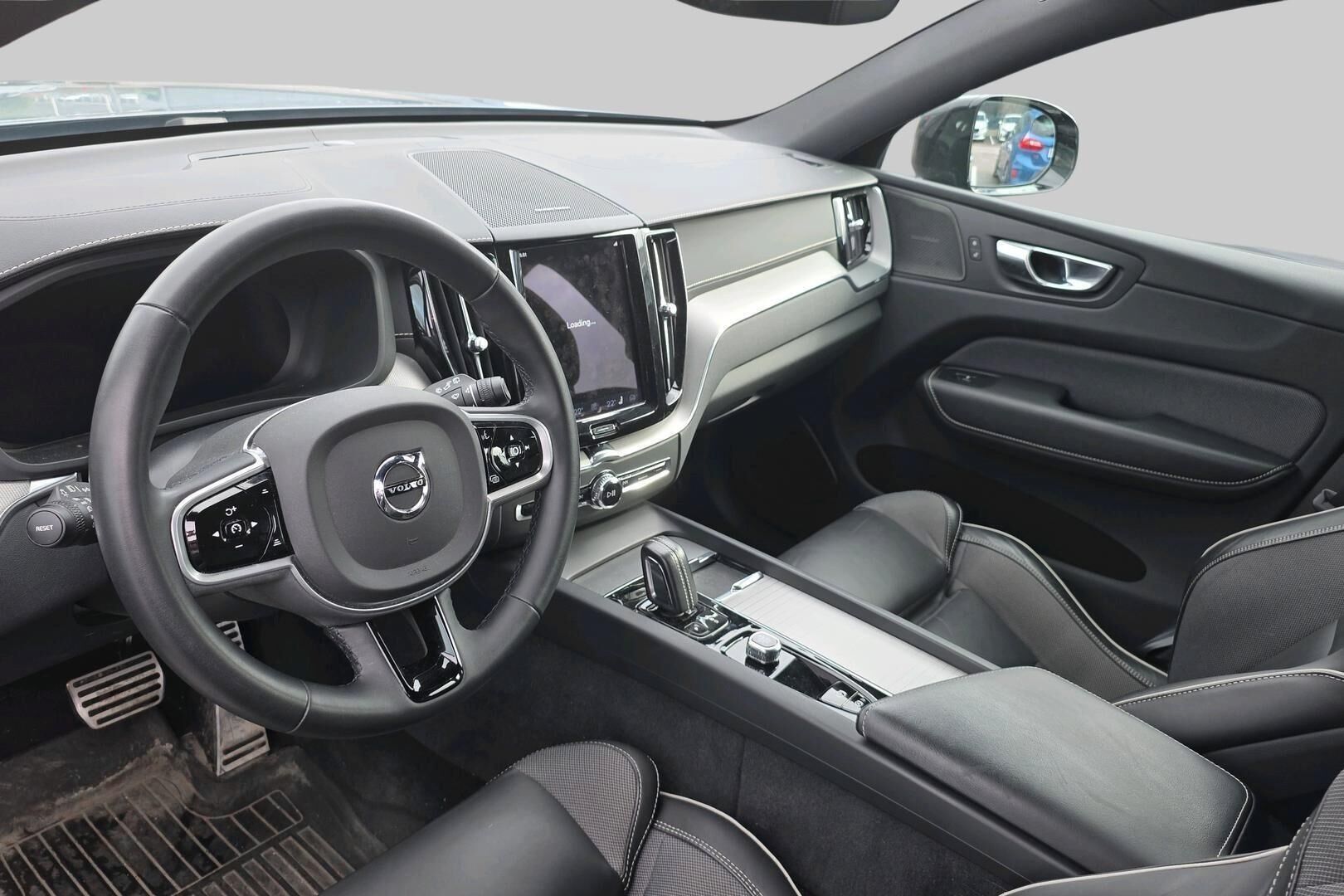 Volvo XC60 iso kuva 2