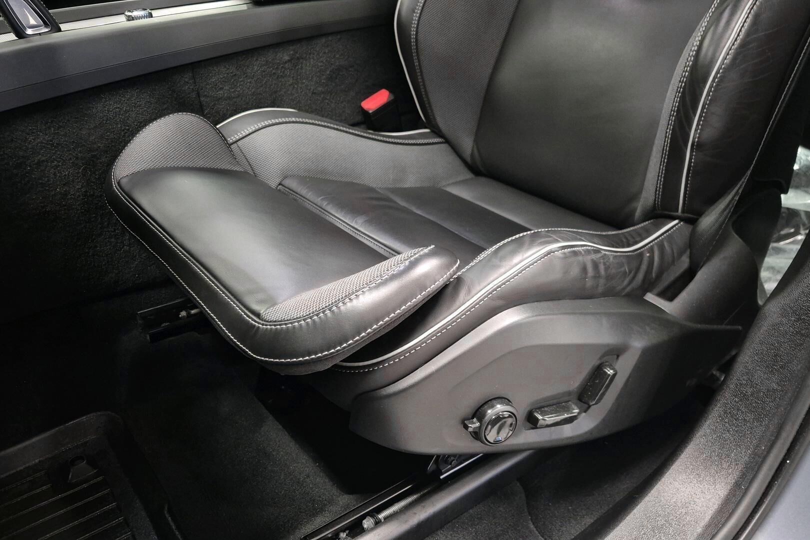 Volvo XC60 iso kuva 19