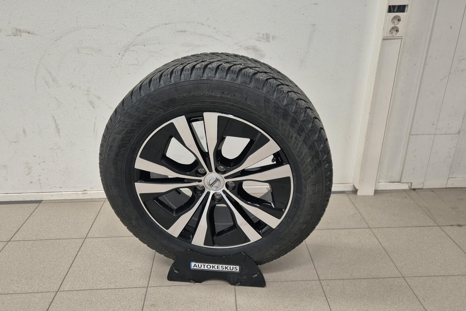 Volvo XC60 iso kuva 26