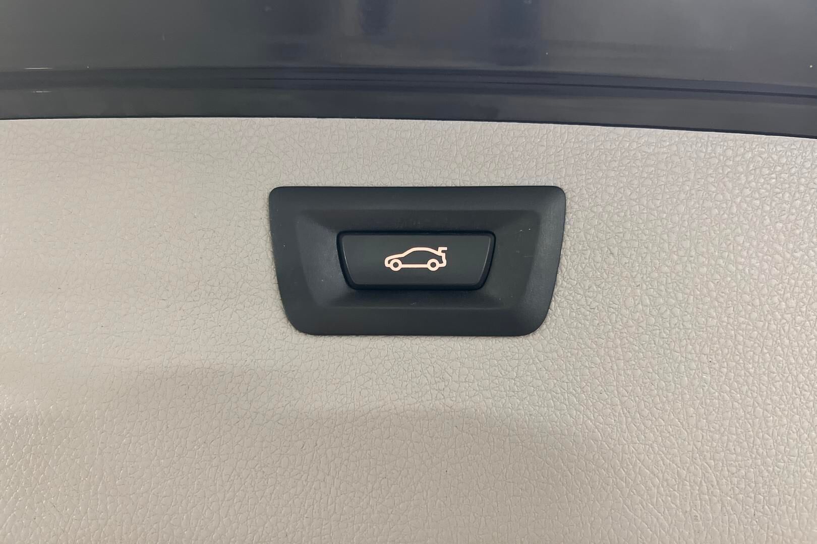 BMW 3-SARJA iso kuva 13