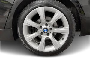 BMW 3-SARJA esikatselu 13