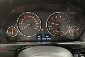 BMW 3-SARJA esikatselu 16