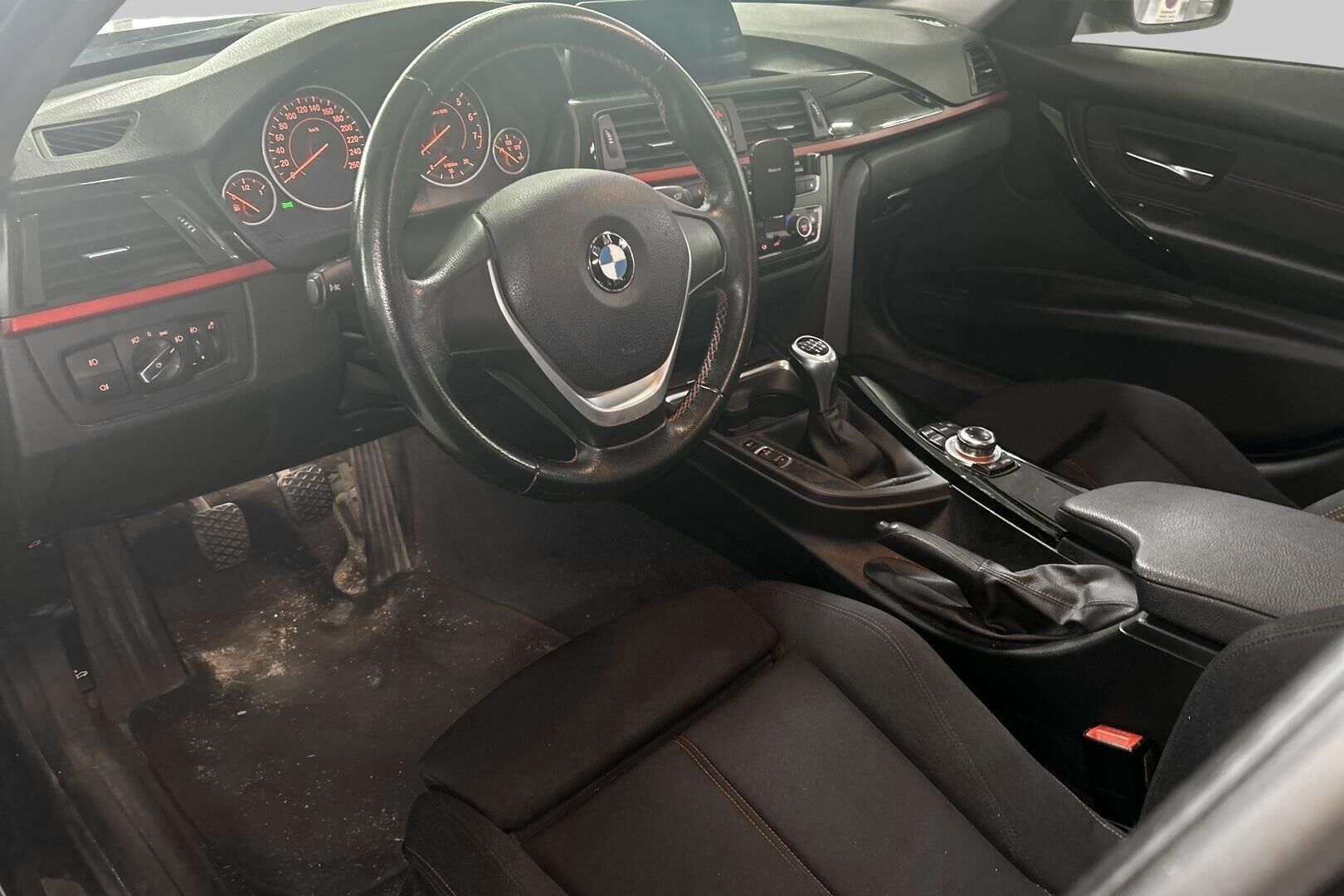 BMW 3-SARJA iso kuva 2