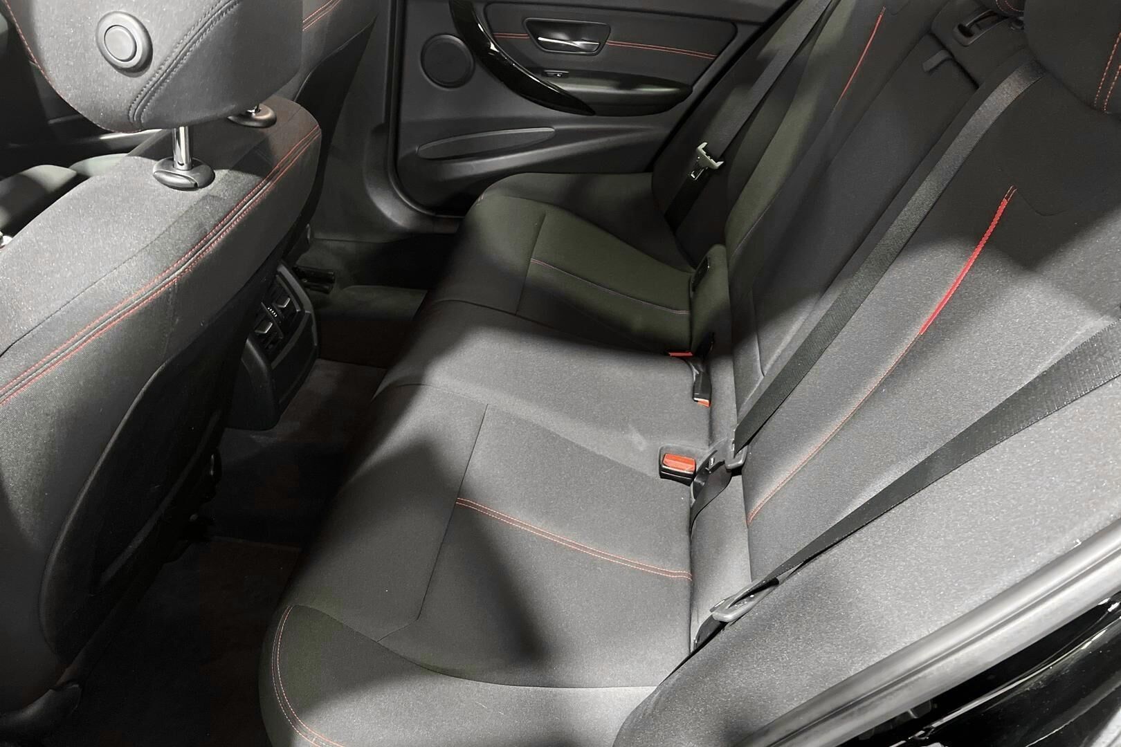 BMW 3-SARJA iso kuva 9