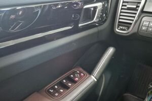 Porsche Cayenne esikatselu 16