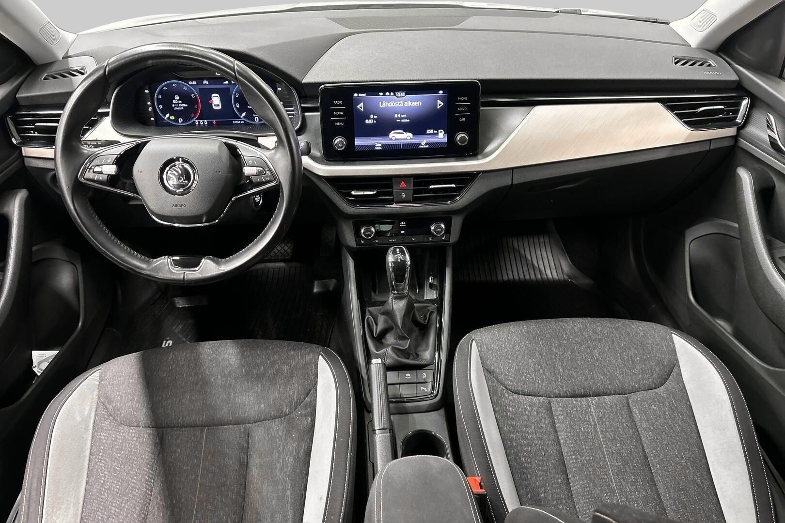 Skoda Scala iso kuva 11