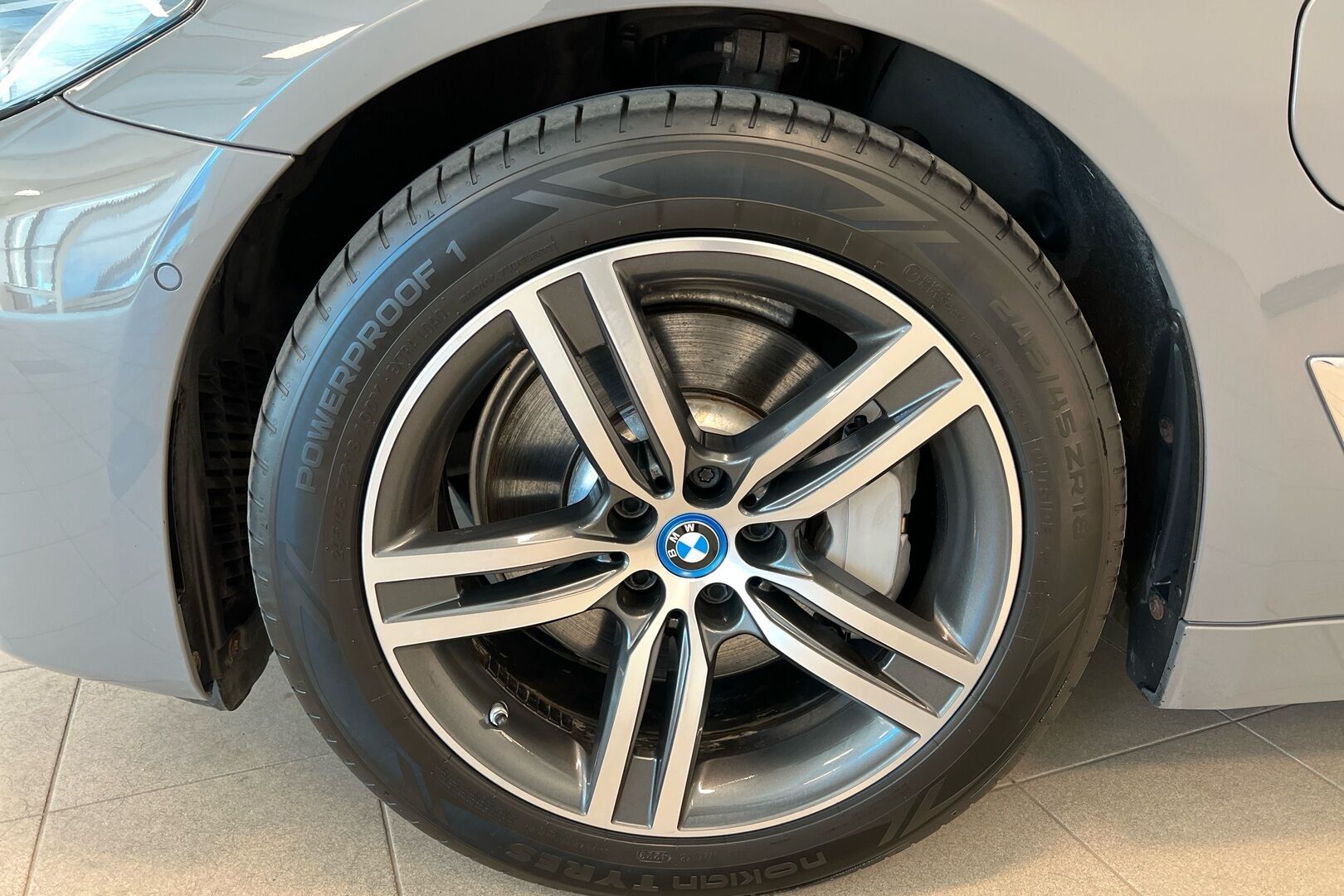 BMW 5-sarja iso kuva 8