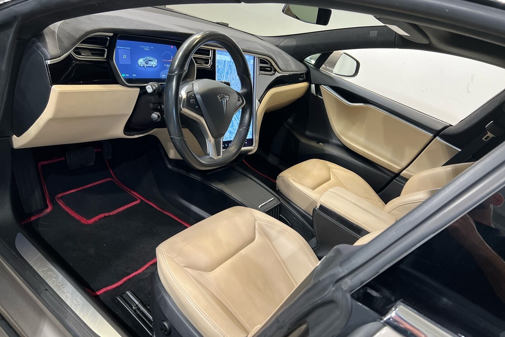 Tesla Model S iso kuva 4