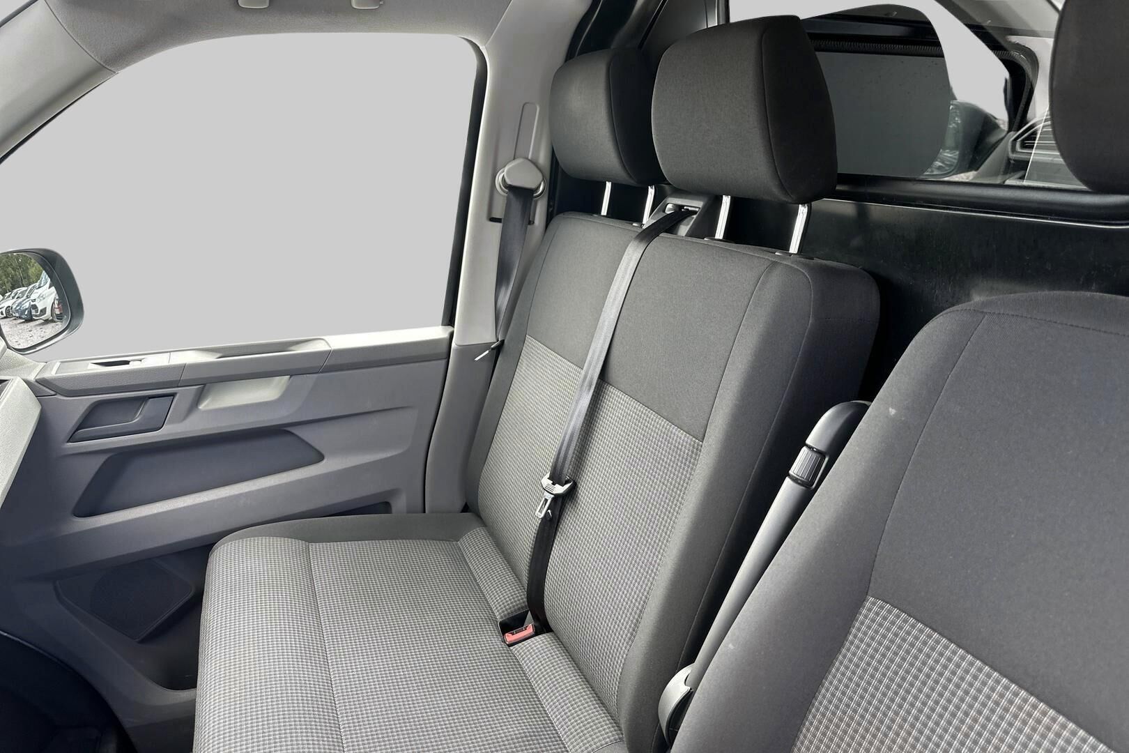 Volkswagen Transporter iso kuva 3