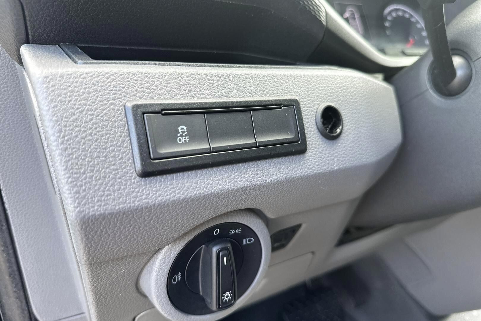 Volkswagen Transporter iso kuva 7