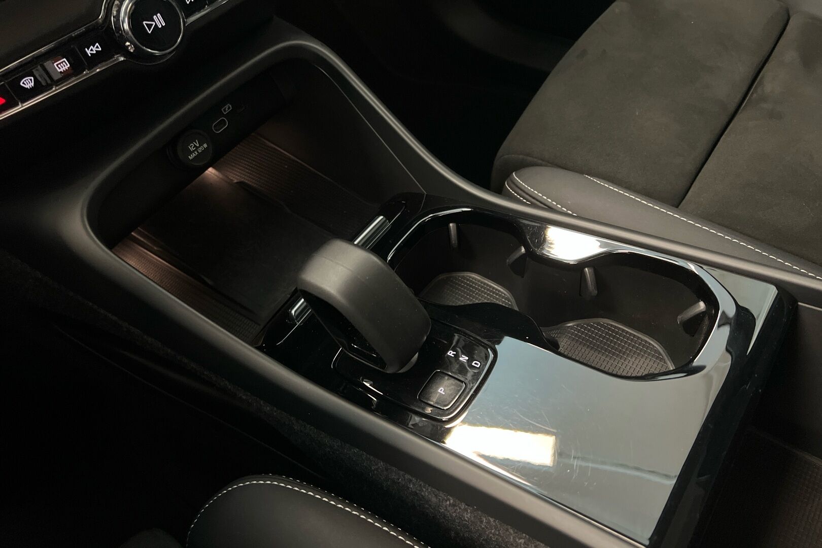 Volvo C40 iso kuva 19