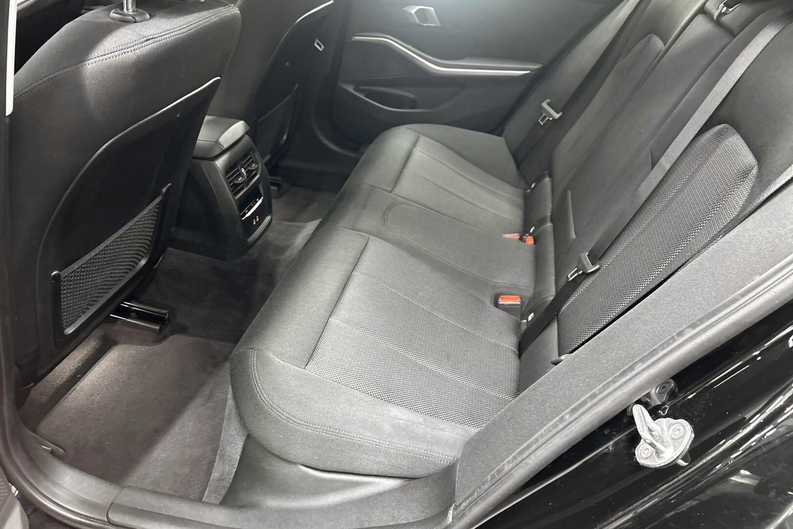 BMW 3-sarja iso kuva 8