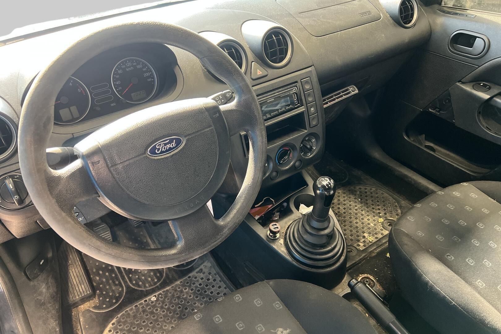 Ford Fiesta iso kuva 9