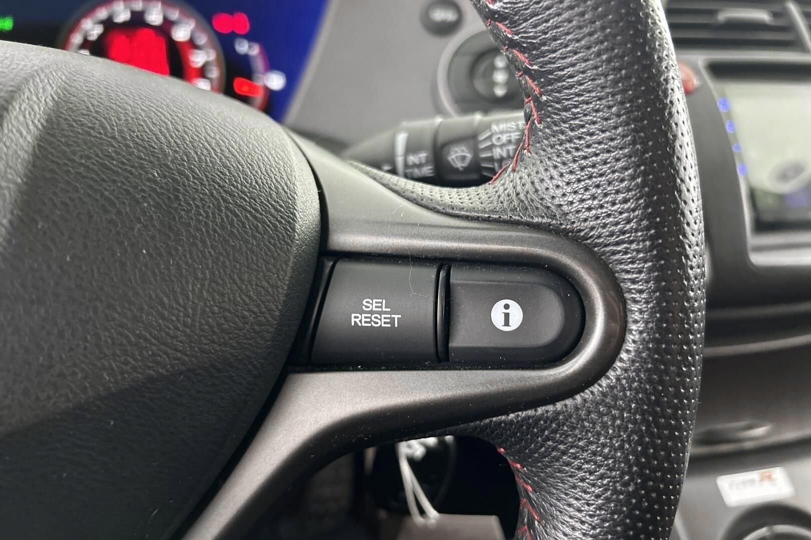 Honda Civic iso kuva 17