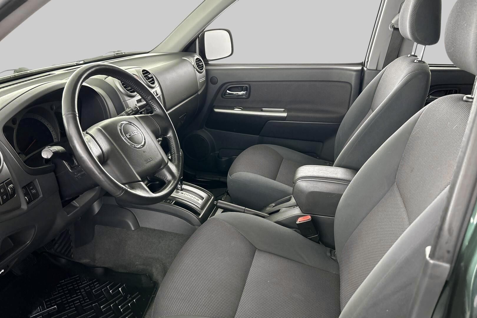 Isuzu D-Max iso kuva 8