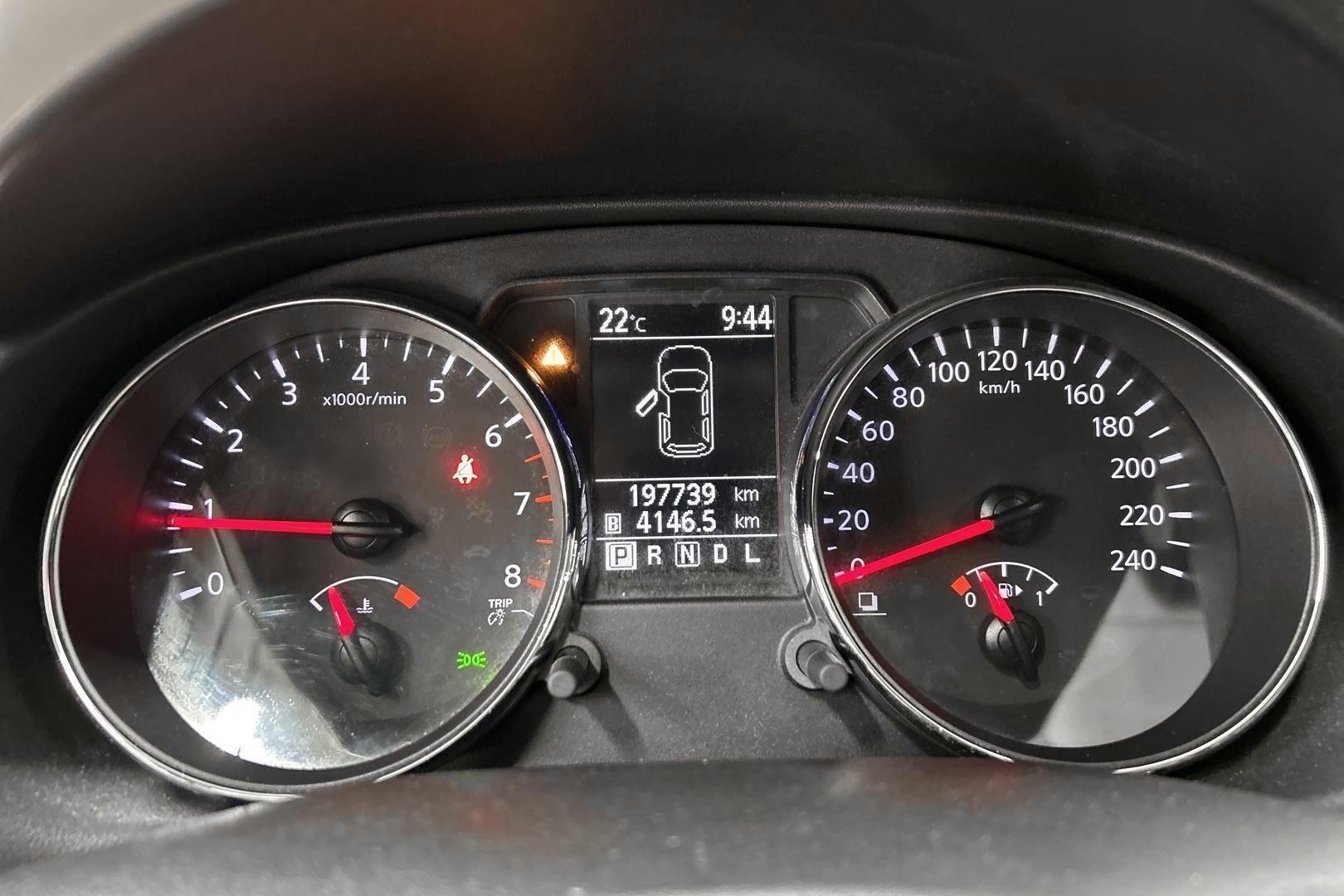Nissan Qashqai iso kuva 16
